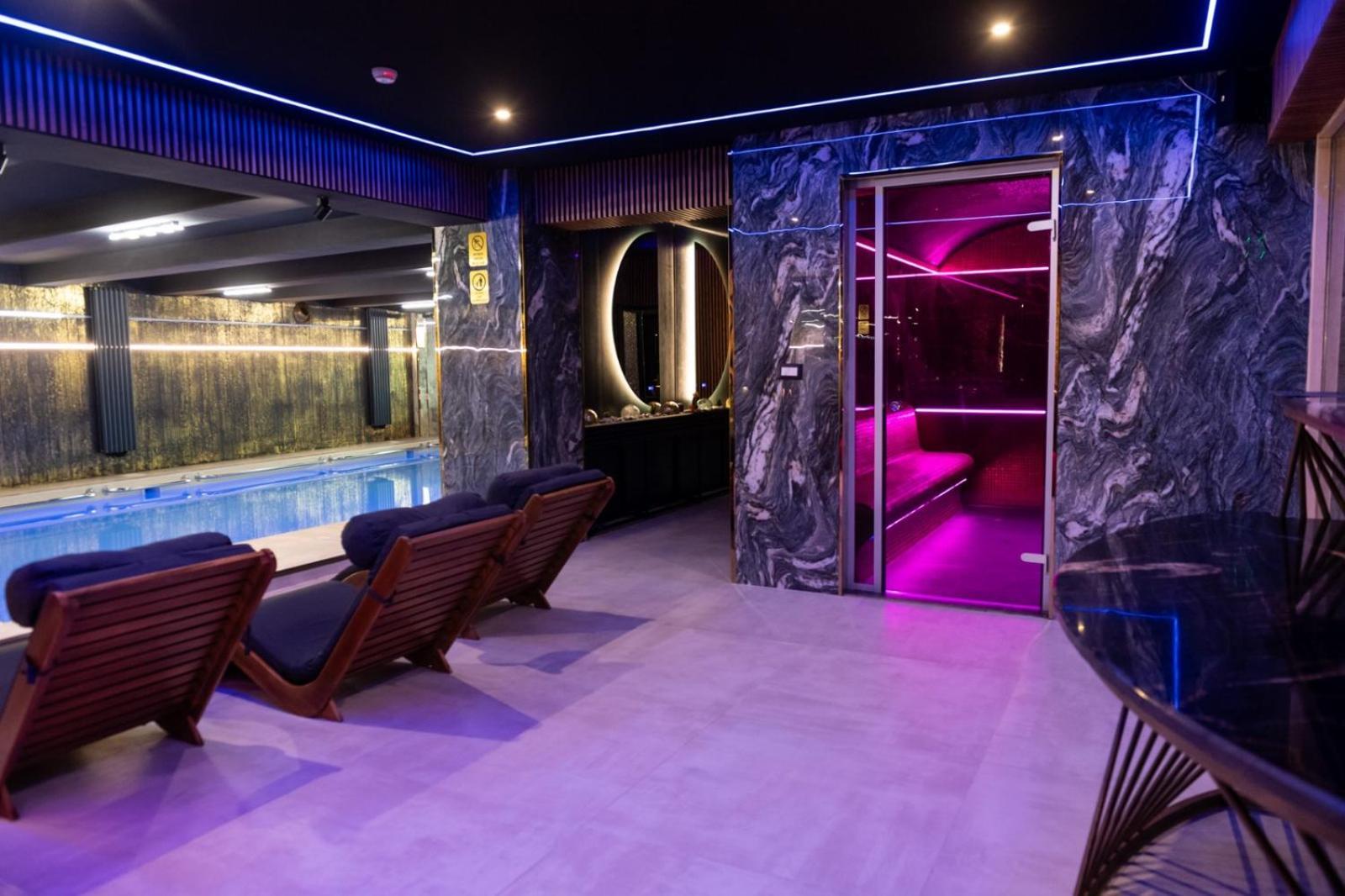 Uve Residence & Spa Piatra Neamţ Exteriér fotografie